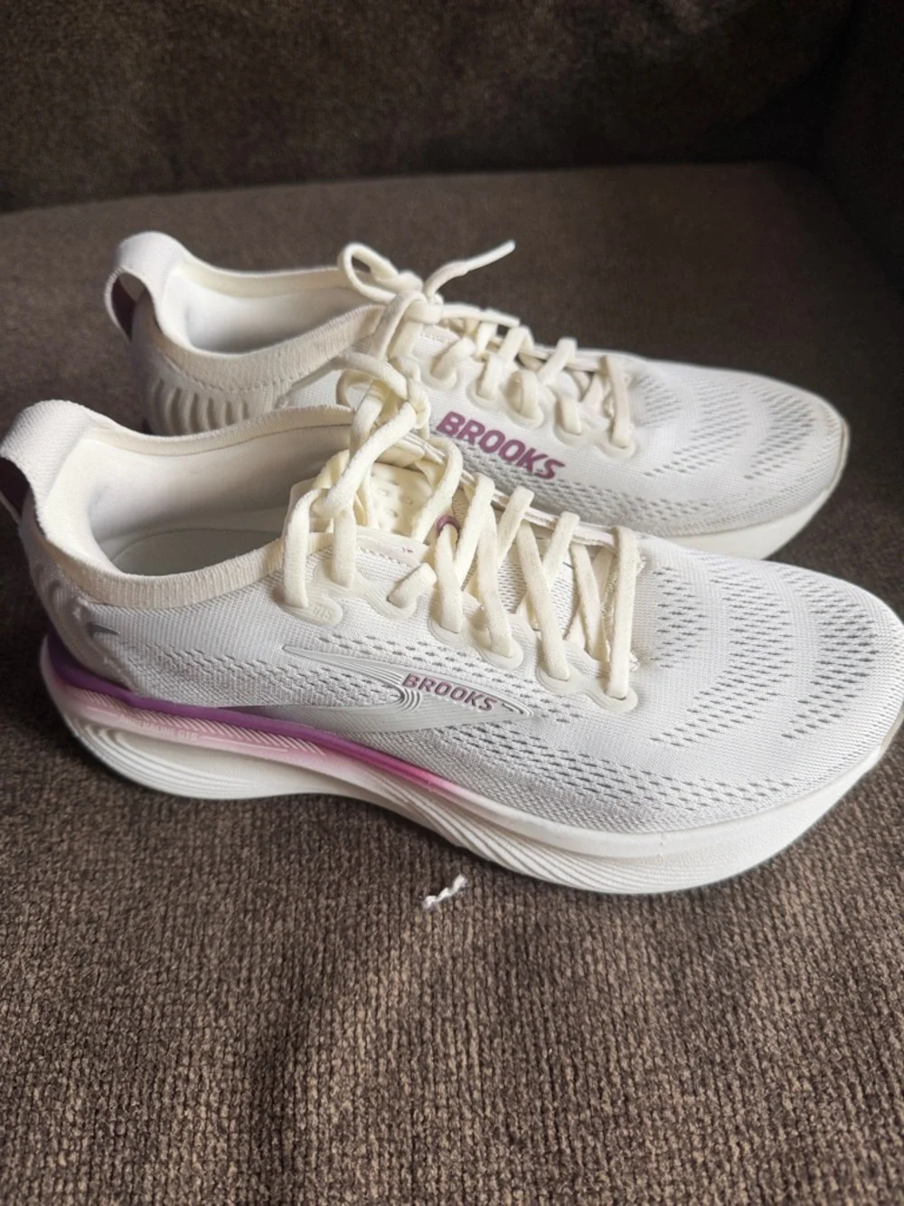 Brooks Adrenaline GTS 25 - Picture 2 of 4